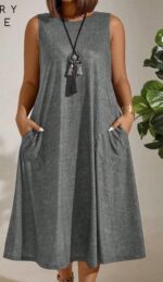 Plus Size Sleeveless Round Neck Solid Color Dress With Pockets, Summer Maxi Women Outfit - Image 2